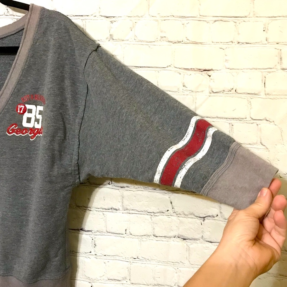 Deep-V UGA Pullover - Picture 4 of 7